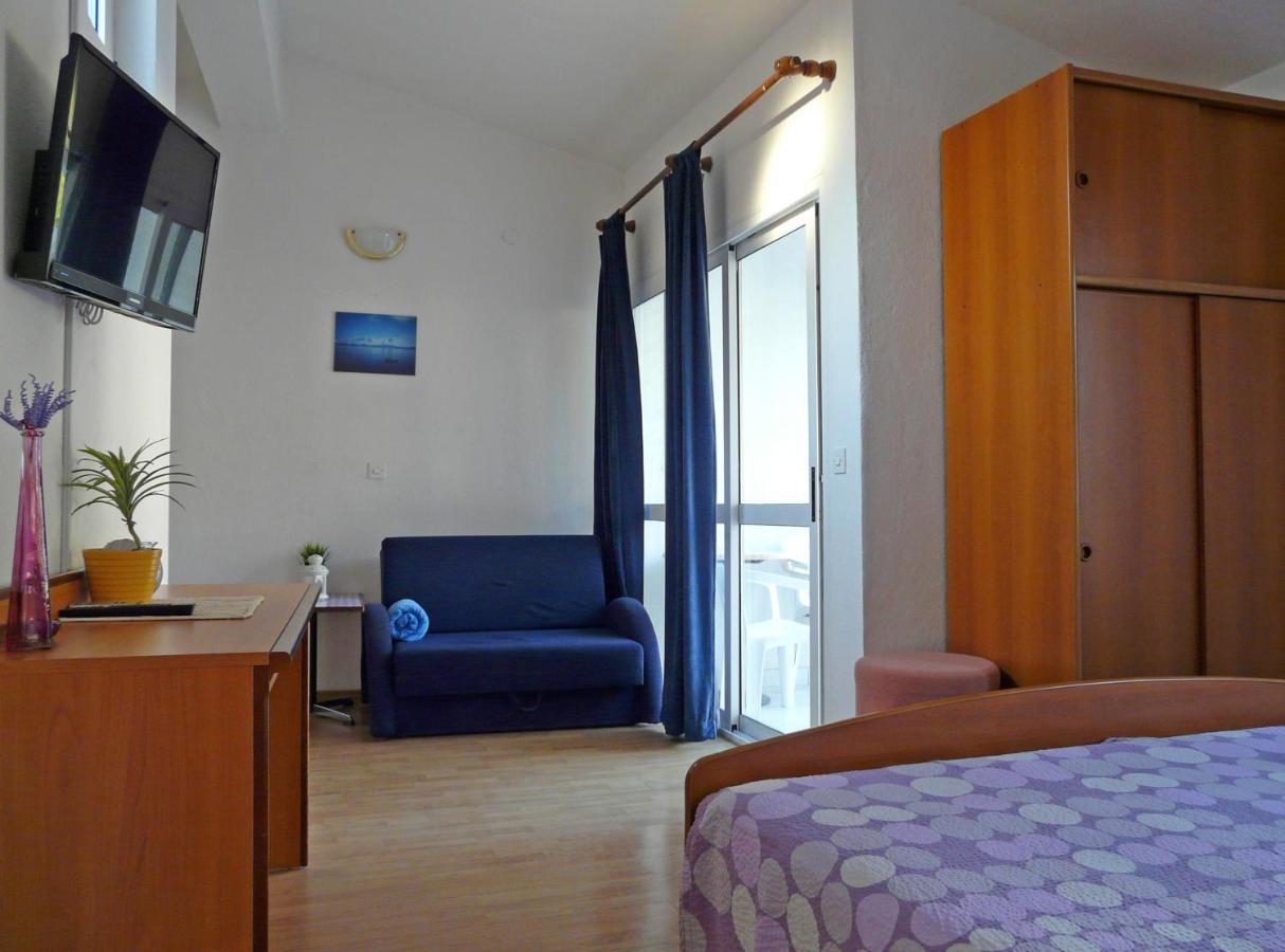 Apartments By The Sea Drvenik Donja Vala, Makarska - 6756 מראה חיצוני תמונה